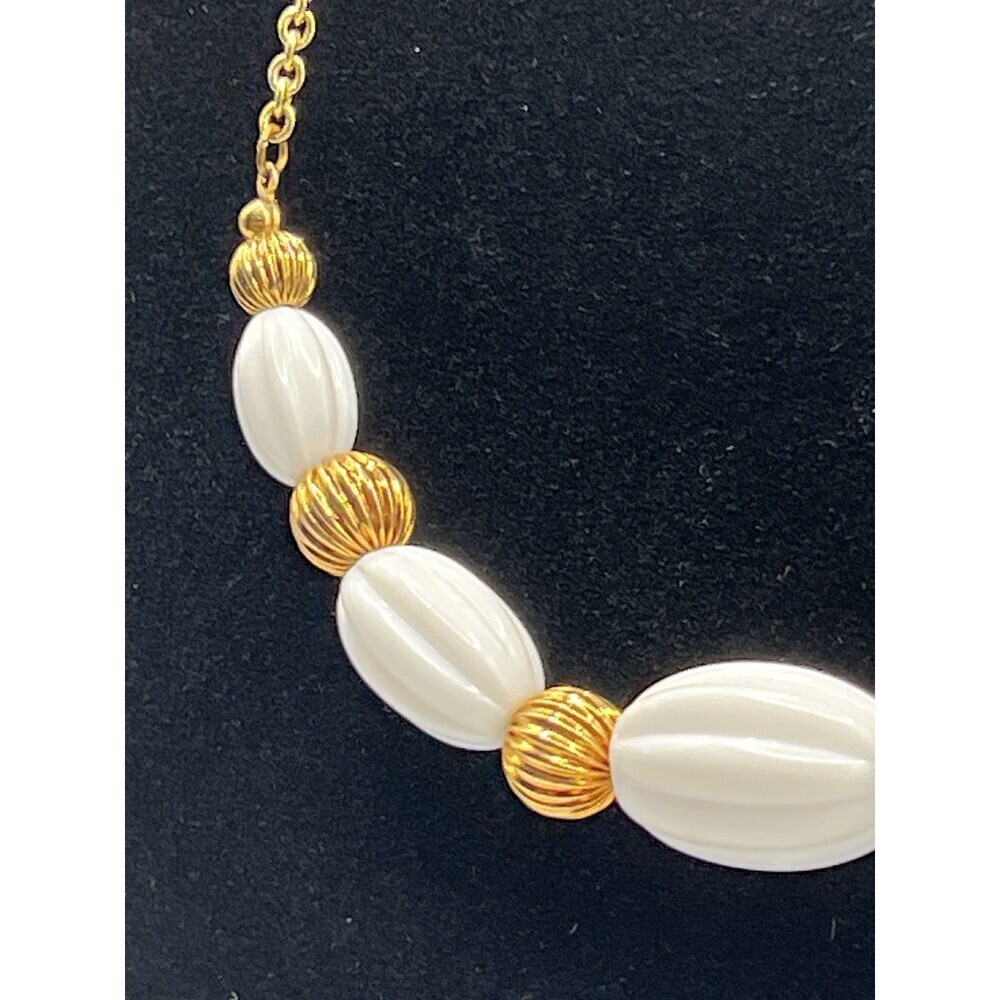 Vintage Textured Gold Tone & White Ribbed‎ Beaded Statement Workwear Necklace